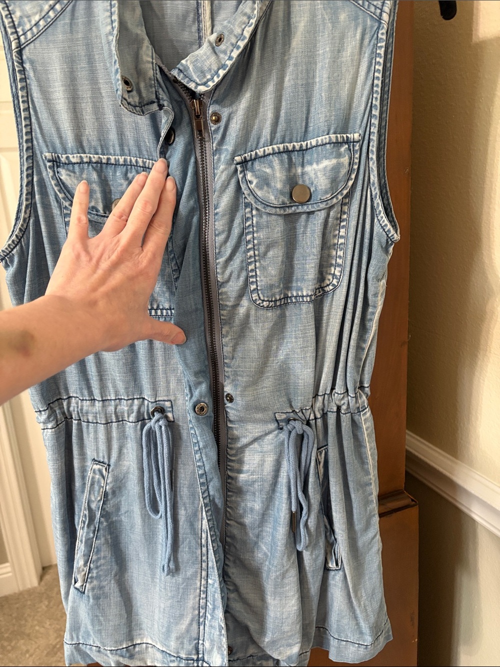 Skies Are Blue Light Wash Denim Sleeveless Cargo Utility Vest Distressing - Picture 6 of 15